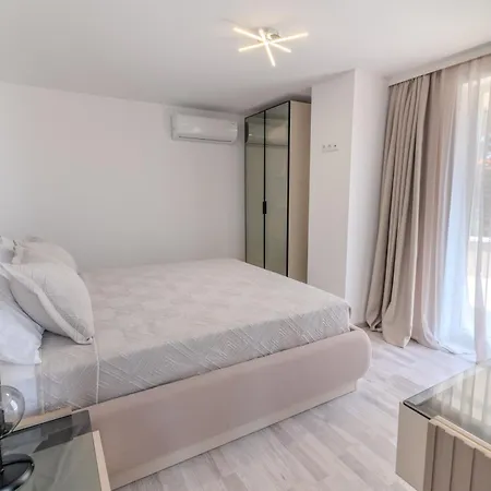 Sea Twins Luxury - 150 M From The 4* Σάνι Μπιτς