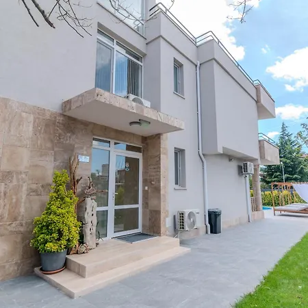 Sea Twins Luxury - 150 M From The Ξενοδοχείο με διαμερίσματα