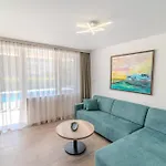 Sea Twins Luxury - 150 M From The Апартхотел Слънчев бряг