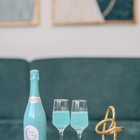 Sea Twins Luxury - 150 M From The Aparthotel 4*