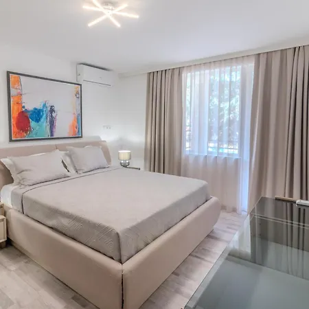 Sea Twins Luxury - 150 M From The Aparthotel 4*