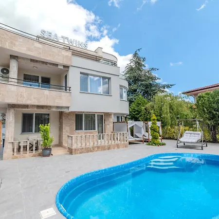 Sea Twins Luxury - 150 M From The Aparthotel 4*