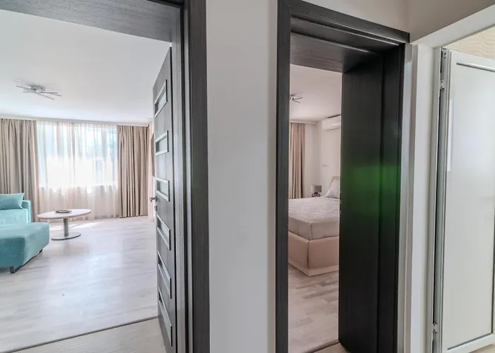 Aparthotel Sea Twins Luxury - 150 M From The 4*