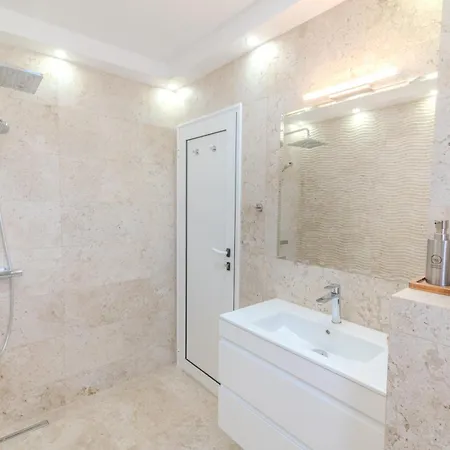 Sea Twins Luxury - 150 M From The 4*
