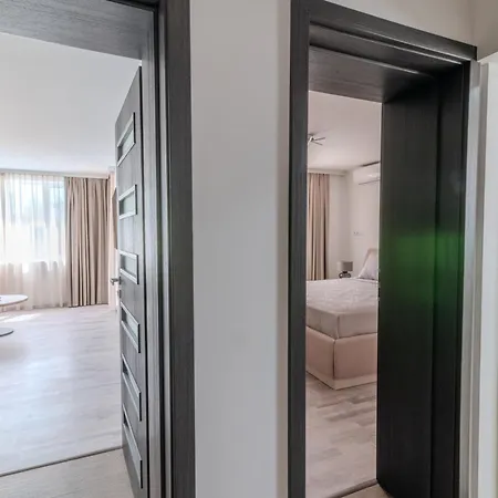 Апарт-отель Sea Twins Luxury - 150 M From The 4*