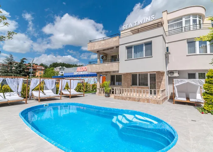 Sea Twins Luxury - 150 M From The 阳光海滩