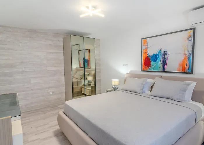 Sea Twins Luxury - 150 M From The 阳光海滩