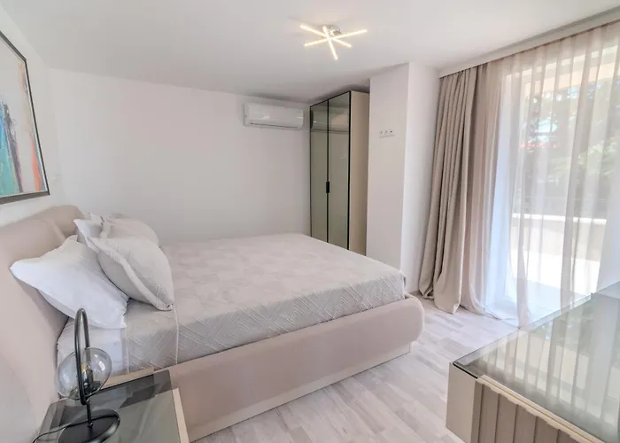 Sea Twins Luxury - 150 M From The 4* 阳光海滩